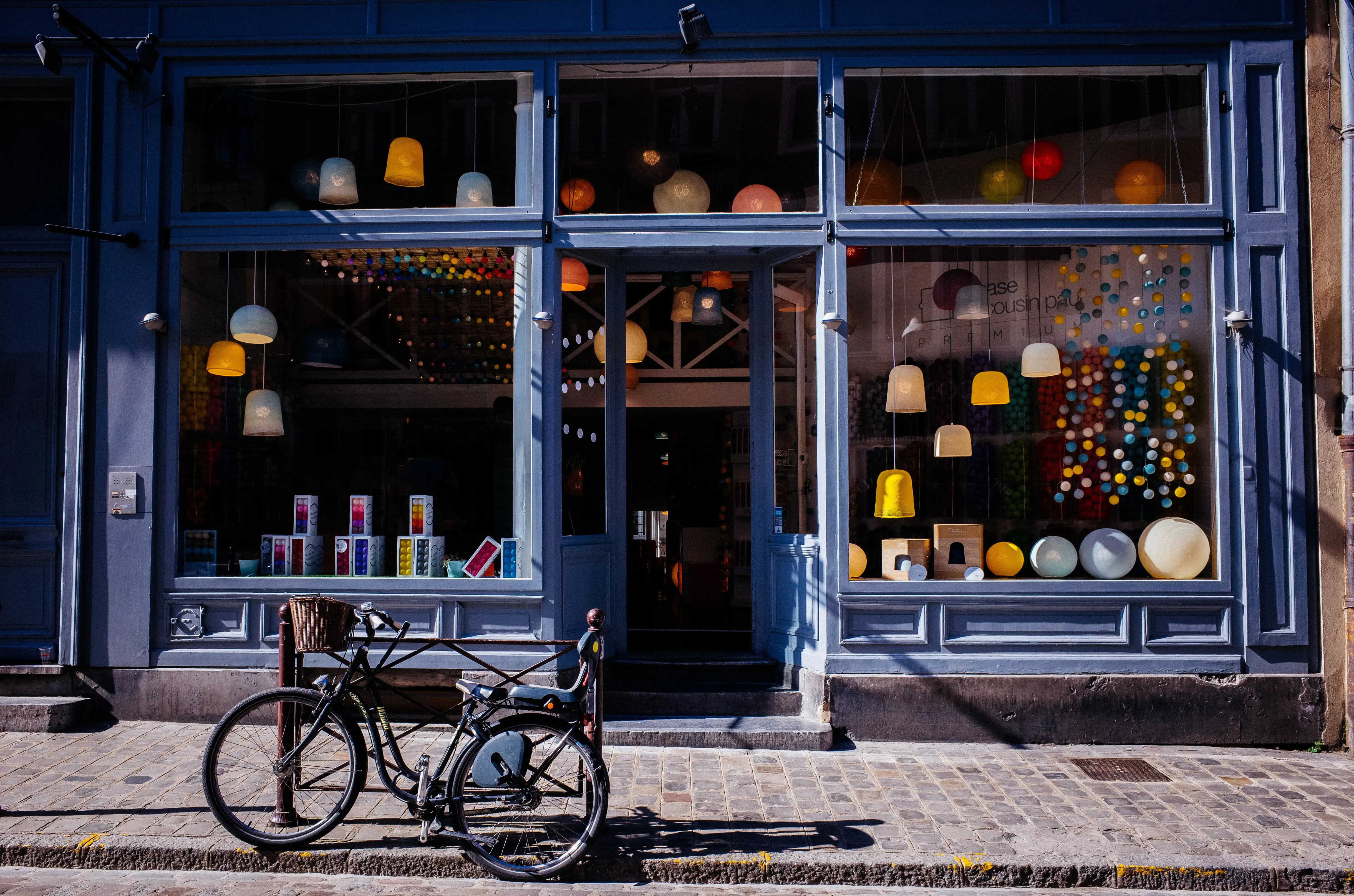 Picture of a store from outside